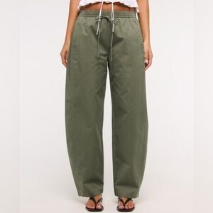 Abercrombie Olive Green Barrel-Leg Pull-On Pants Medium Long